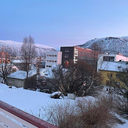 Centrally Located Apartment With 2 Bedrooms And Free Parking Tromsø Exterior foto